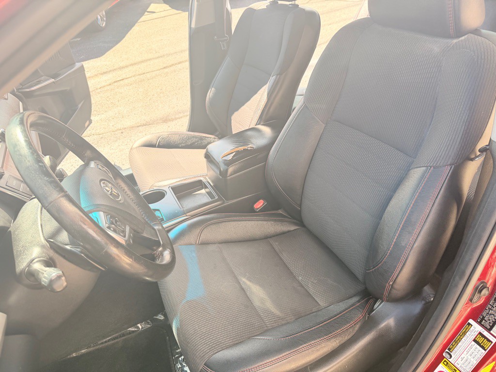 2017 Toyota Camry Image 10