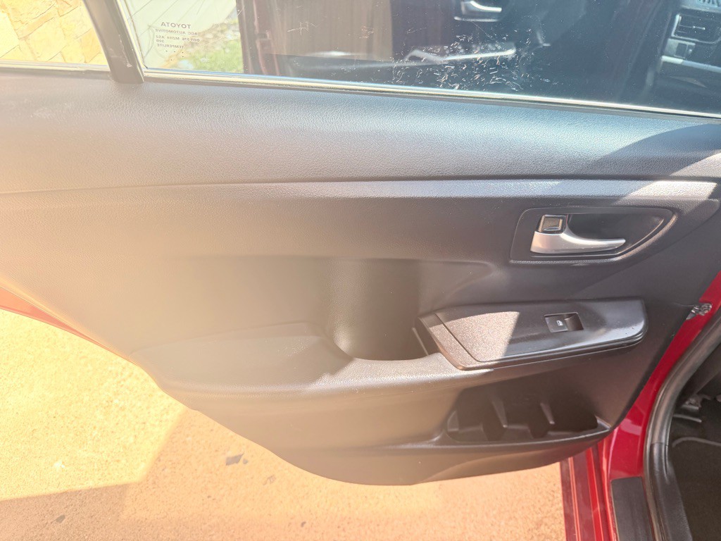 2017 Toyota Camry Image 13