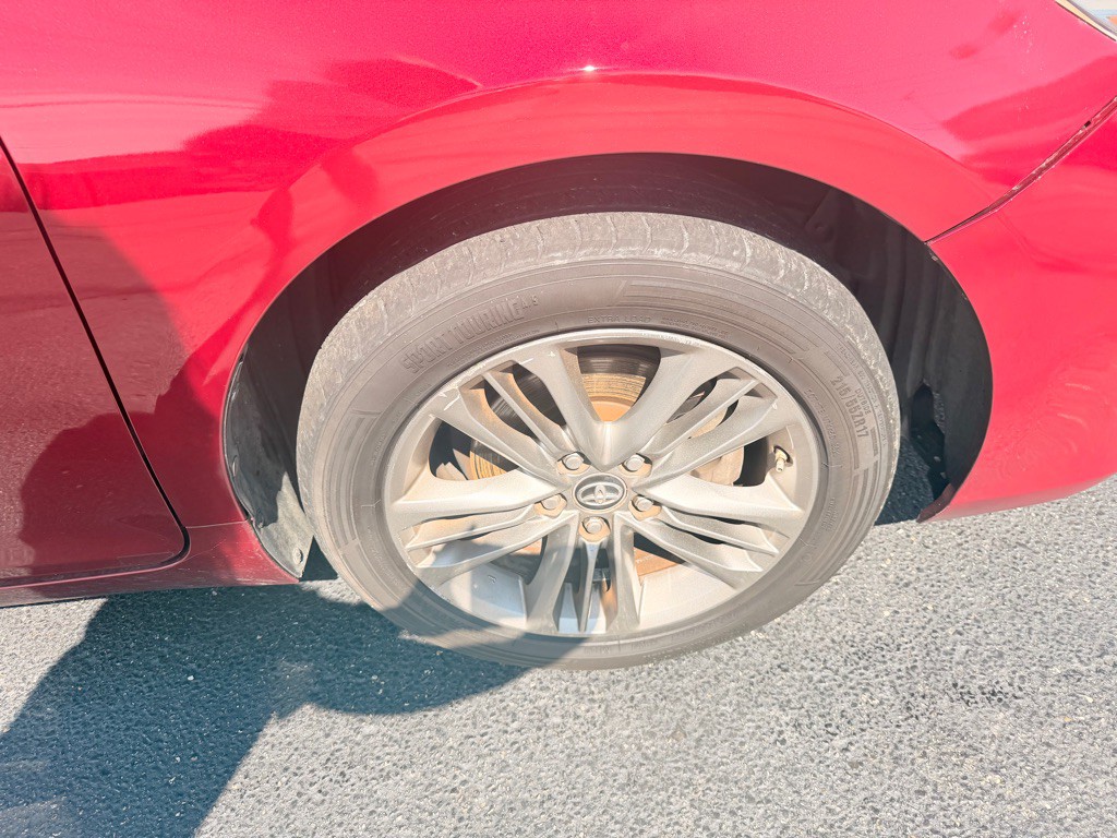 2017 Toyota Camry Image 26