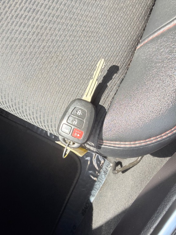 2017 Toyota Camry Image 29