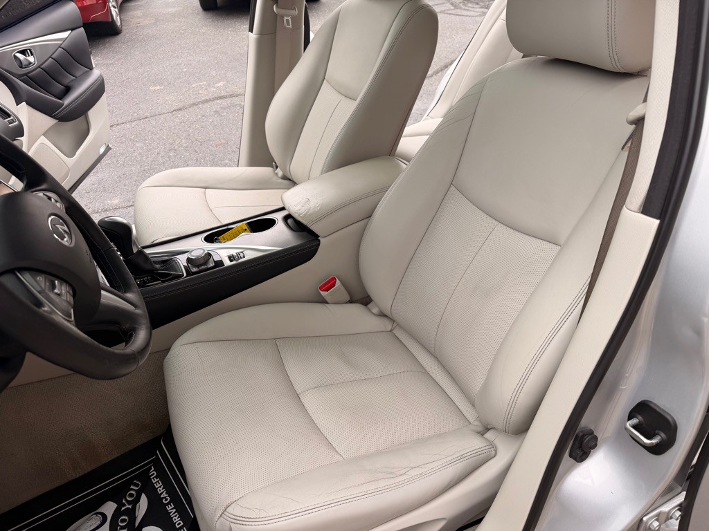 2015 INFINITI Q50 Image 10