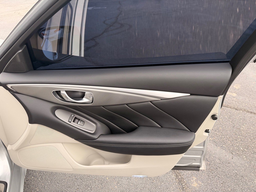 2015 INFINITI Q50 Image 19