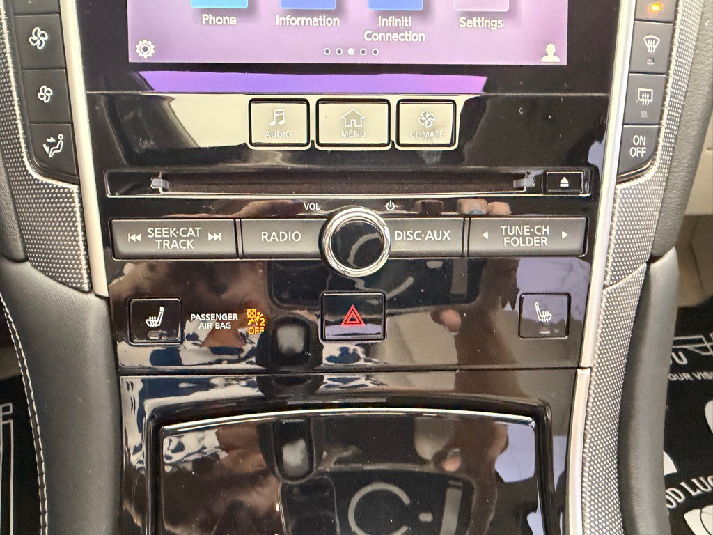 2015 INFINITI Q50 Image 29