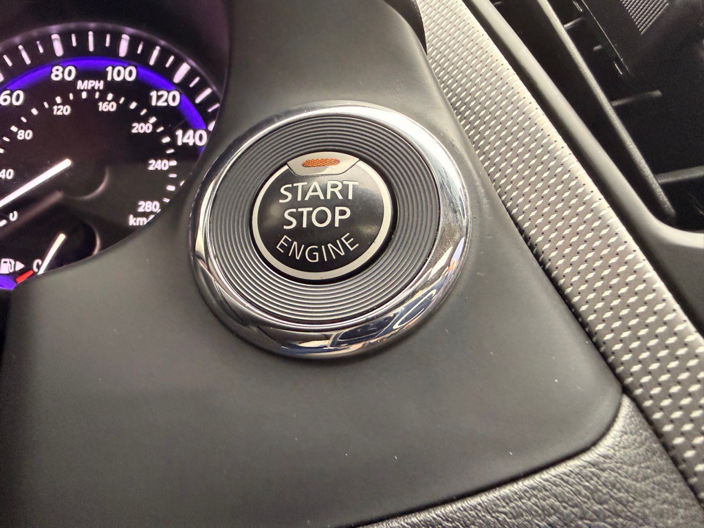 2015 INFINITI Q50 Image 31