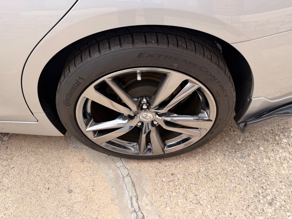 2015 INFINITI Q50 Image 36
