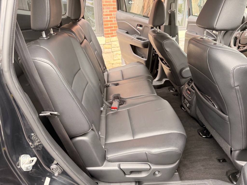 2016 Honda Pilot Image 16