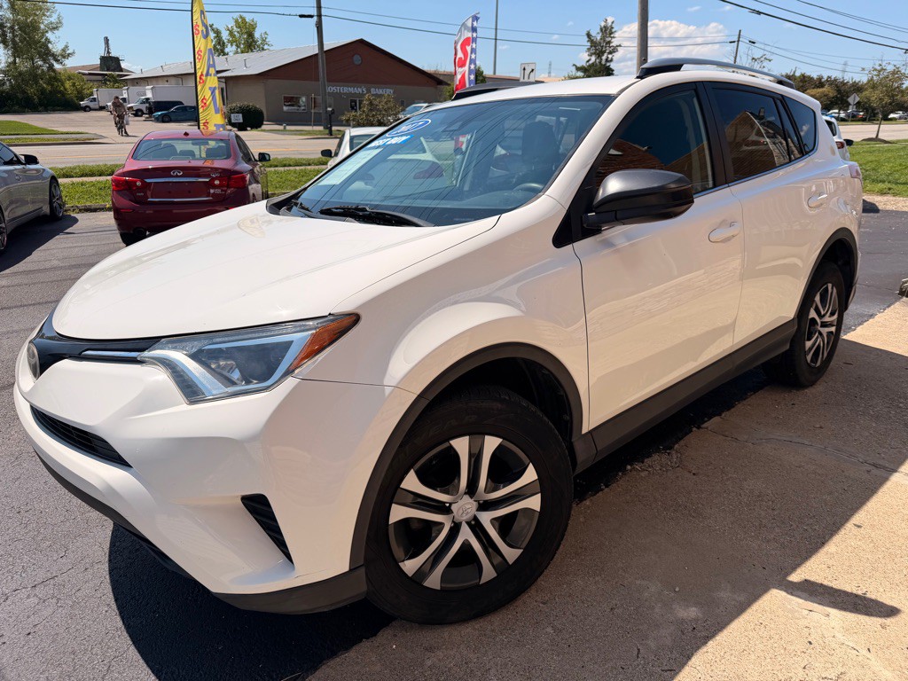 2017 Toyota Rav4 Image 4