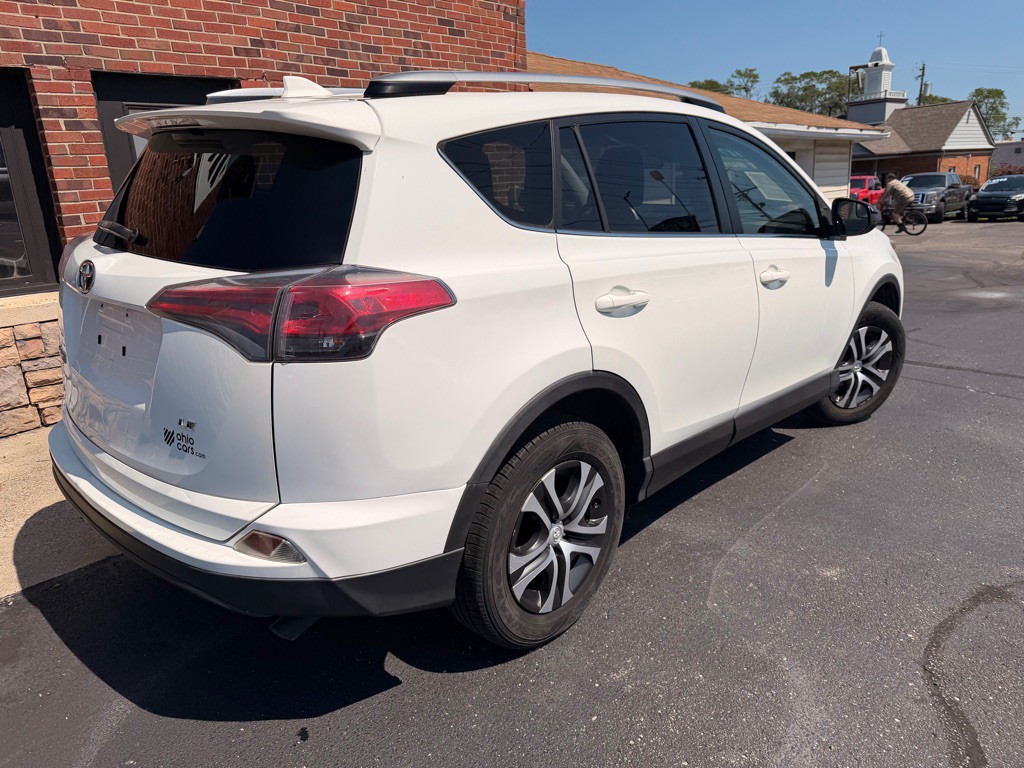 2017 Toyota Rav4 Image 7