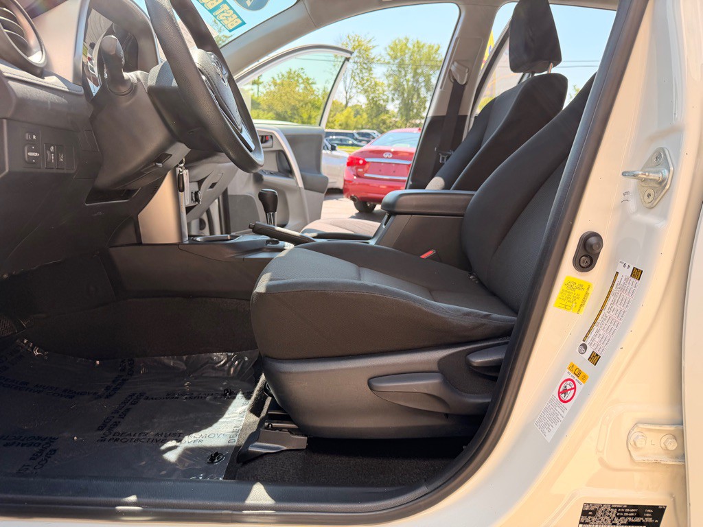 2017 Toyota Rav4 Image 9