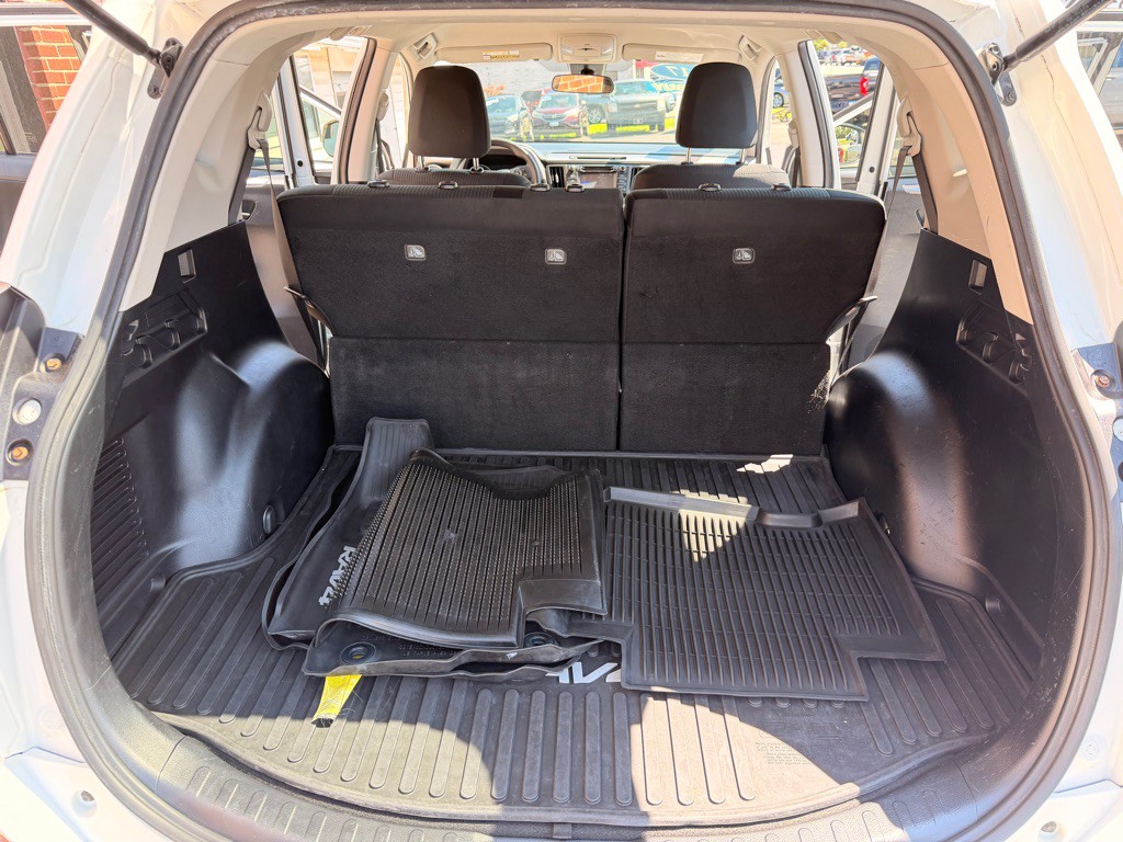 2017 Toyota Rav4 Image 13