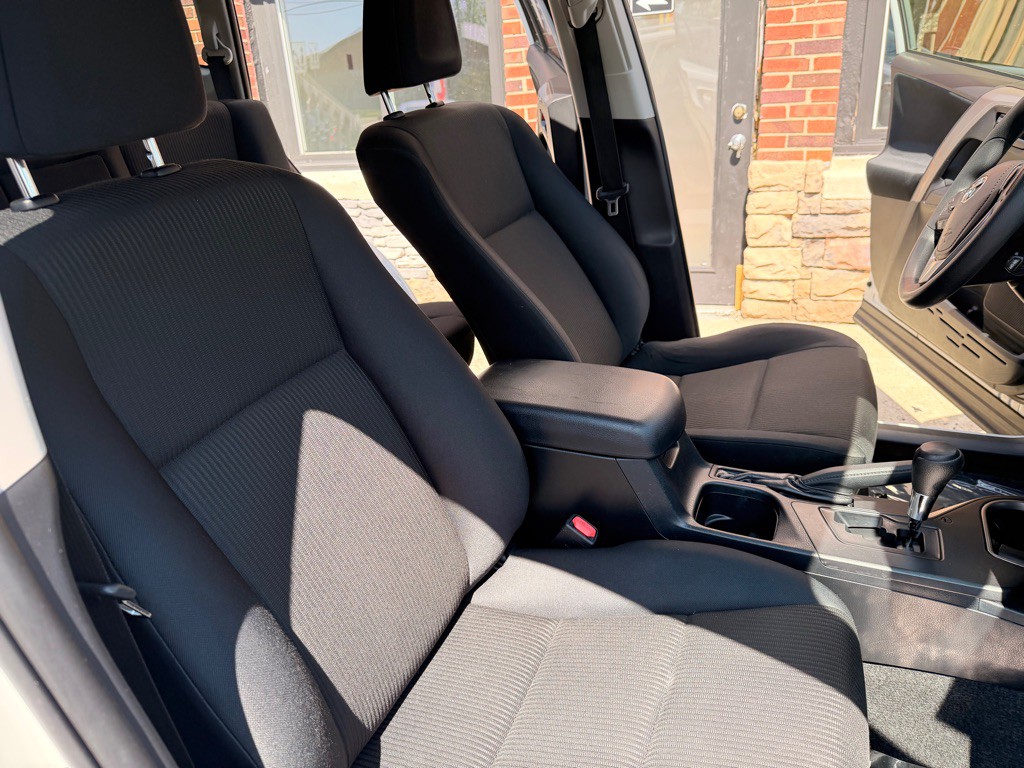 2017 Toyota Rav4 Image 17