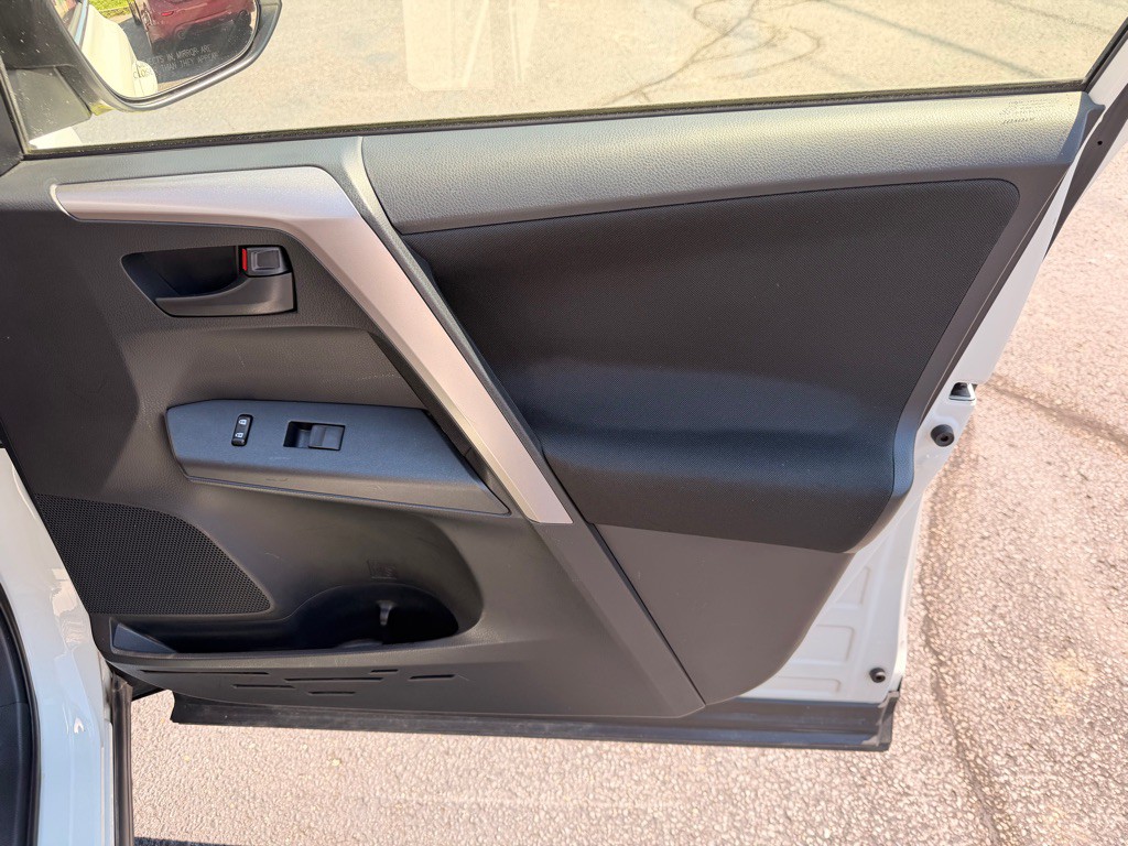 2017 Toyota Rav4 Image 18