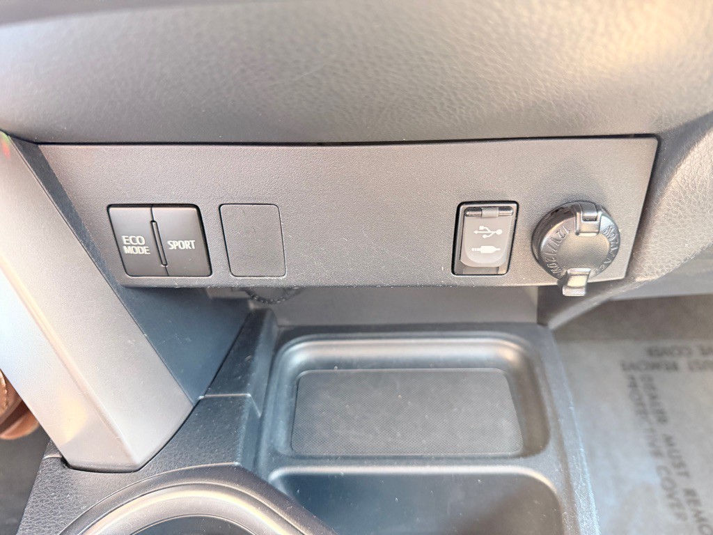 2017 Toyota Rav4 Image 24