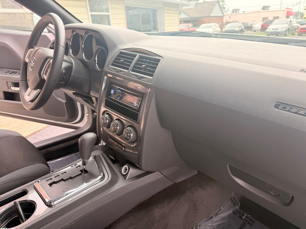 2014 Dodge Challenger Image 15