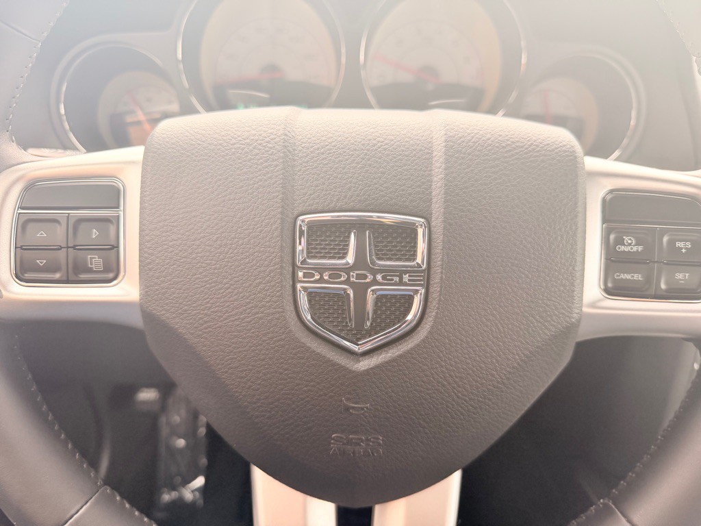 2014 Dodge Challenger Image 22