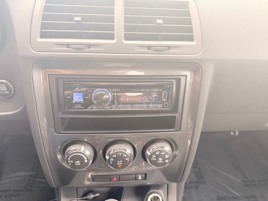 2014 Dodge Challenger Image 24