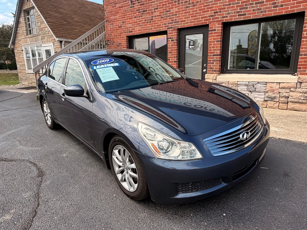 2009 INFINITI G37 Image 2
