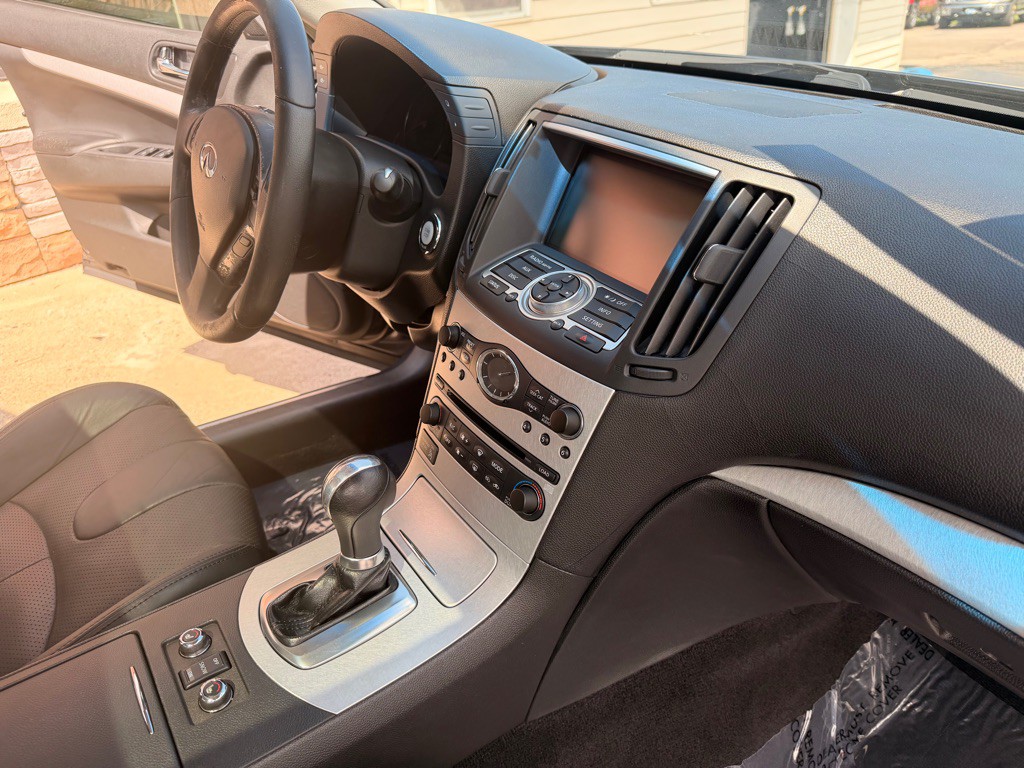2009 INFINITI G37 Image 18