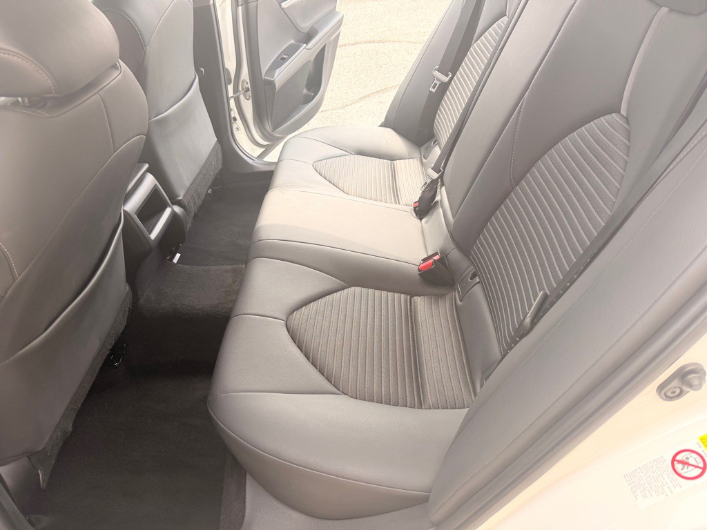 2018 Toyota Camry Image 12