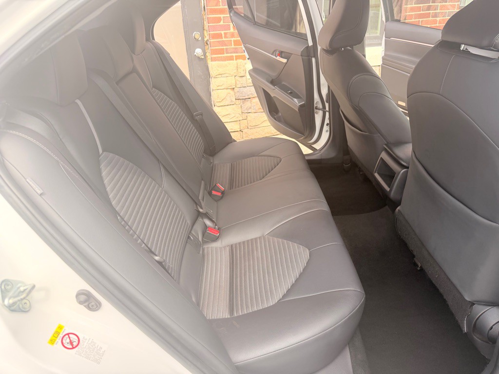 2018 Toyota Camry Image 15