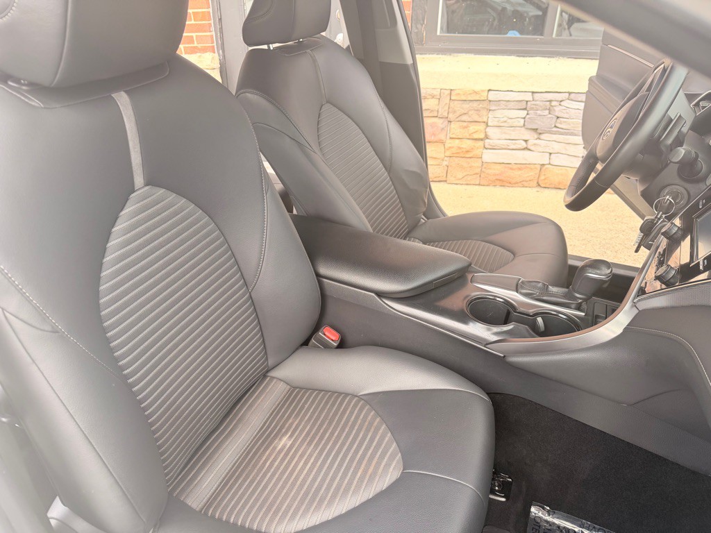 2018 Toyota Camry Image 19