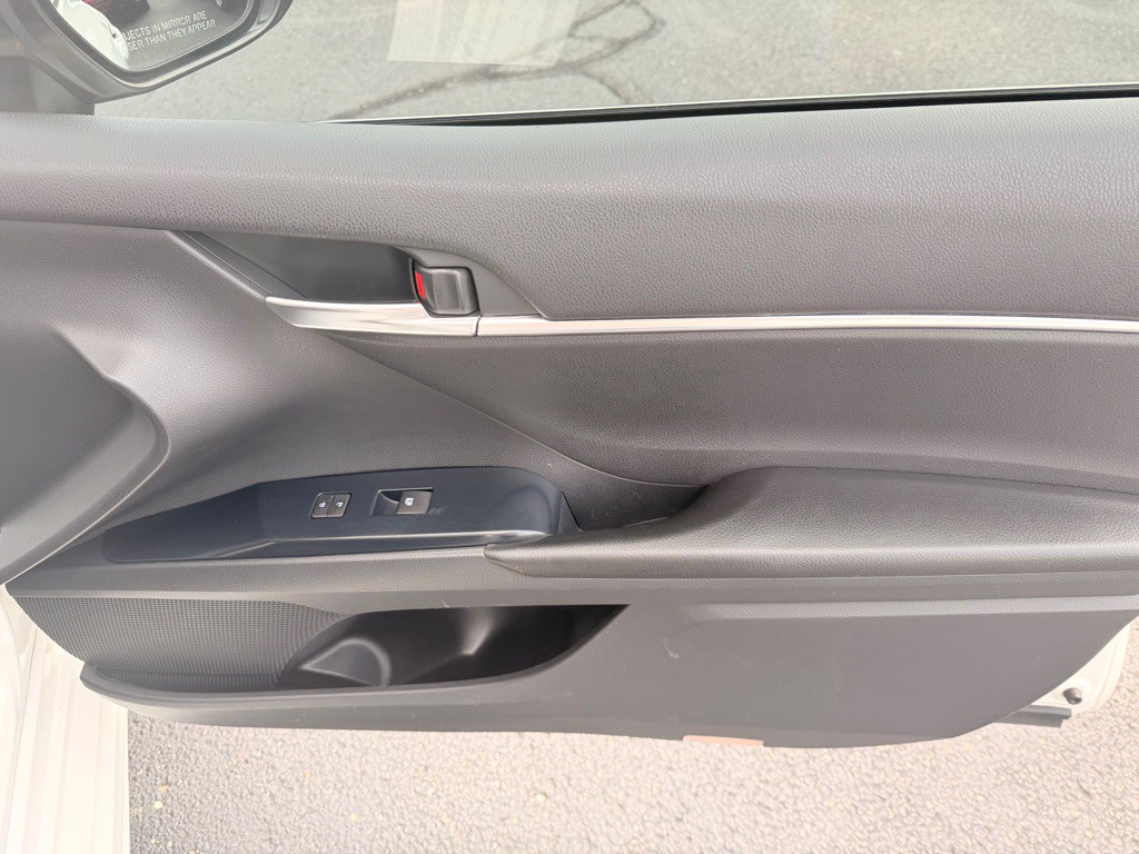 2018 Toyota Camry Image 20