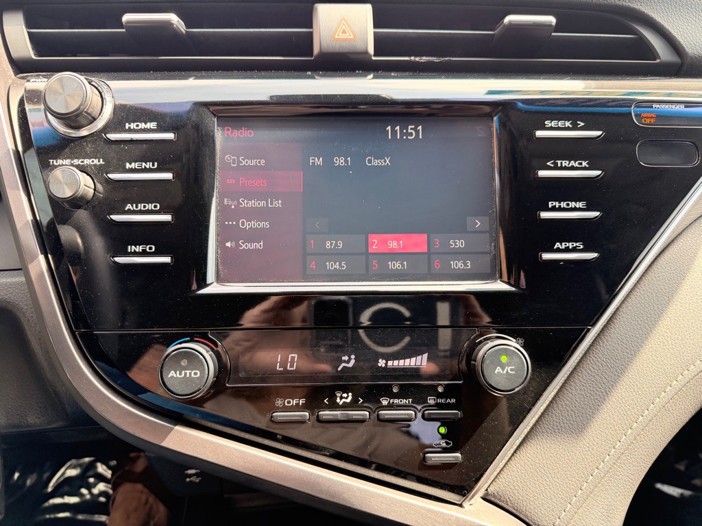 2018 Toyota Camry Image 25