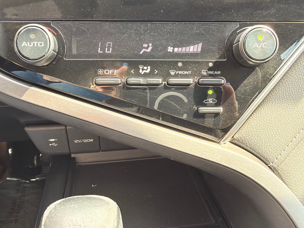 2018 Toyota Camry Image 27