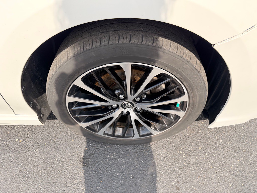 2018 Toyota Camry Image 29