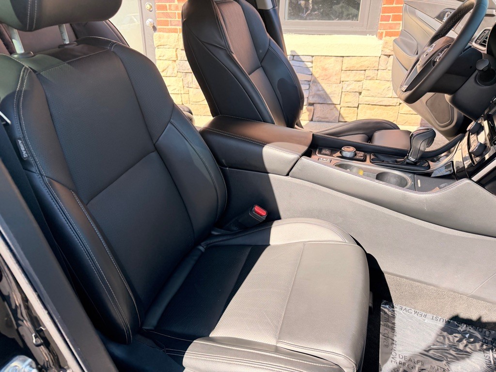 2017 Nissan Maxima Image 19