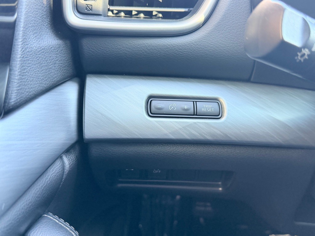2017 Nissan Maxima Image 24