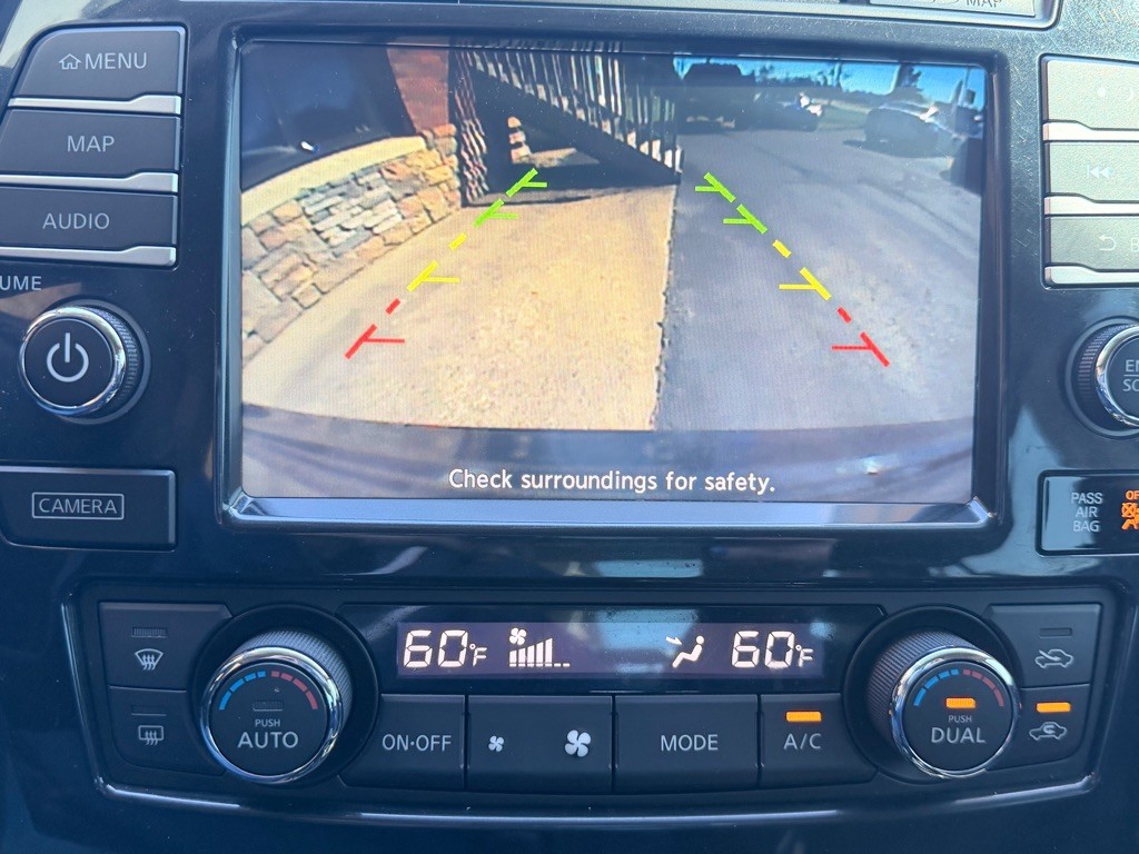 2017 Nissan Maxima Image 26