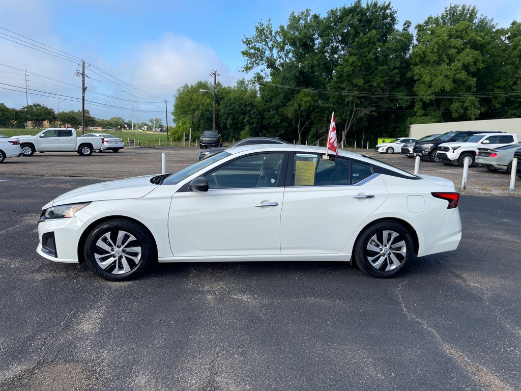 2024 Nissan Altima Image 3