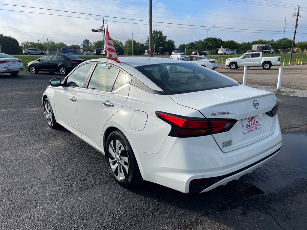 2024 Nissan Altima Image 8
