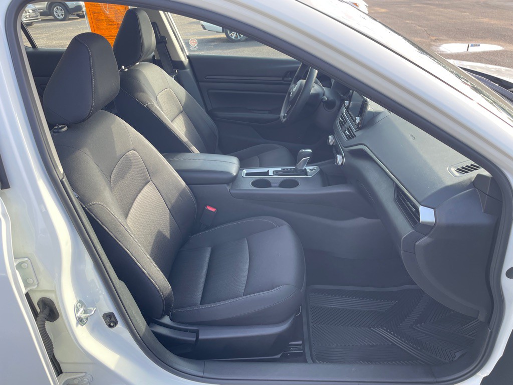 2024 Nissan Altima Image 13