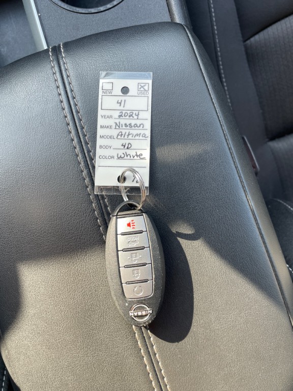 2024 Nissan Altima Image 21