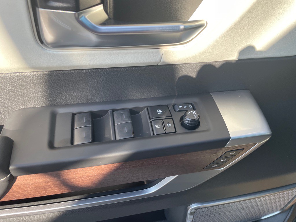 2025 Toyota Sequoia Image 17