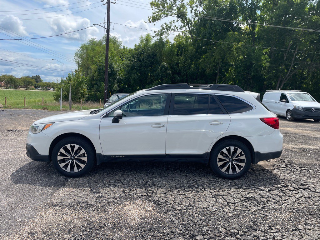 2016 Subaru Outback Image 2