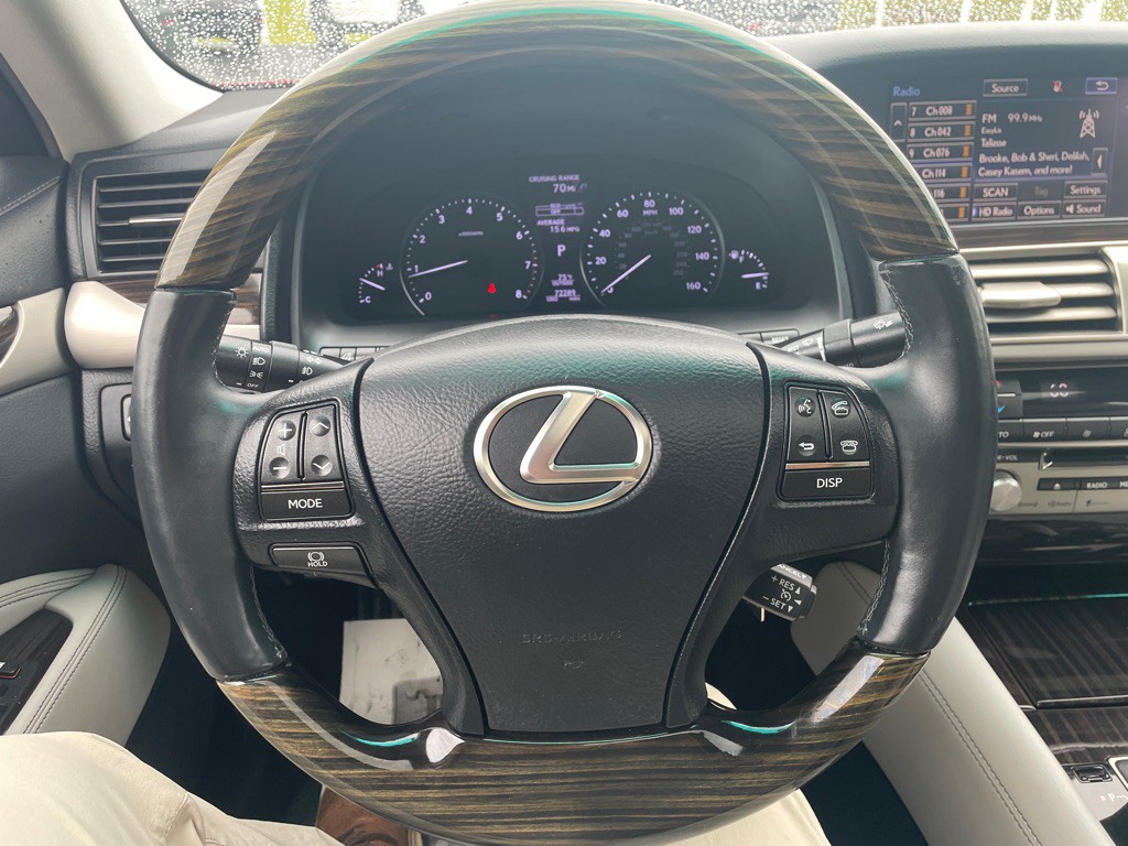 2015 Lexus LS 460 Image 20