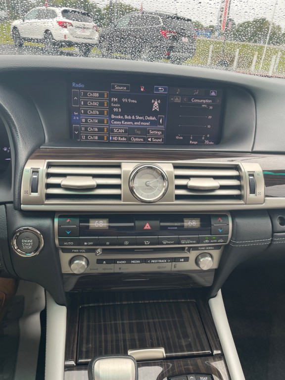 2015 Lexus LS 460 Image 22