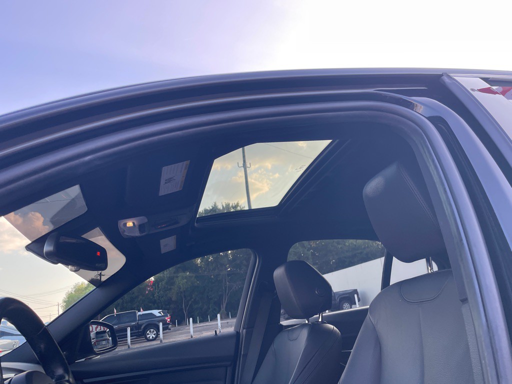 2015 BMW 3 Series Image 7