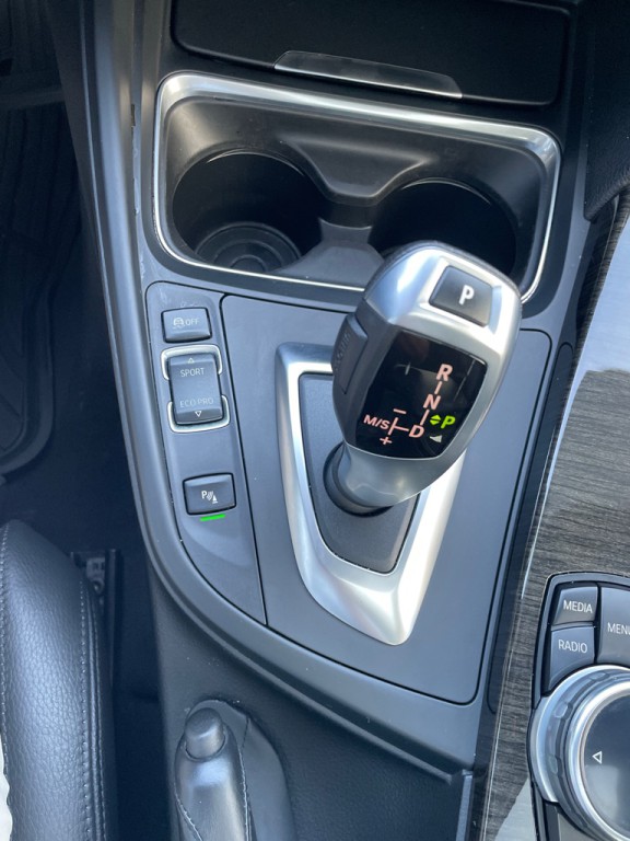 2015 BMW 3 Series Image 19