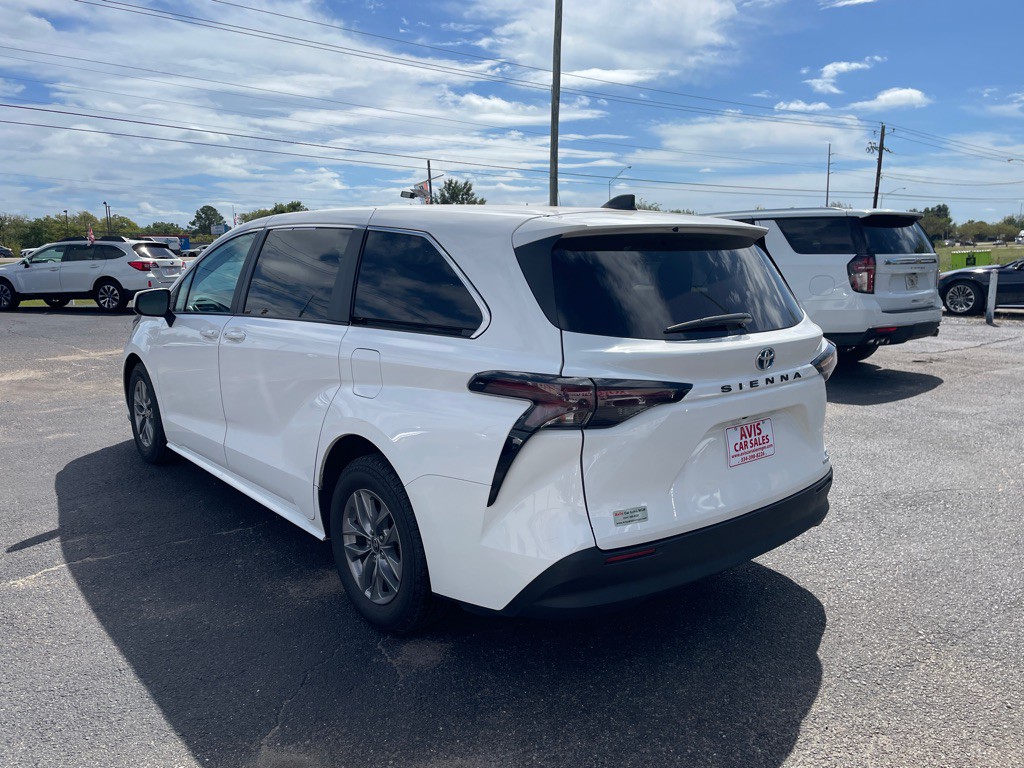2024 Toyota Sienna Image 7