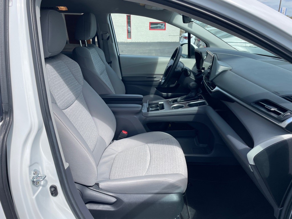 2024 Toyota Sienna Image 13