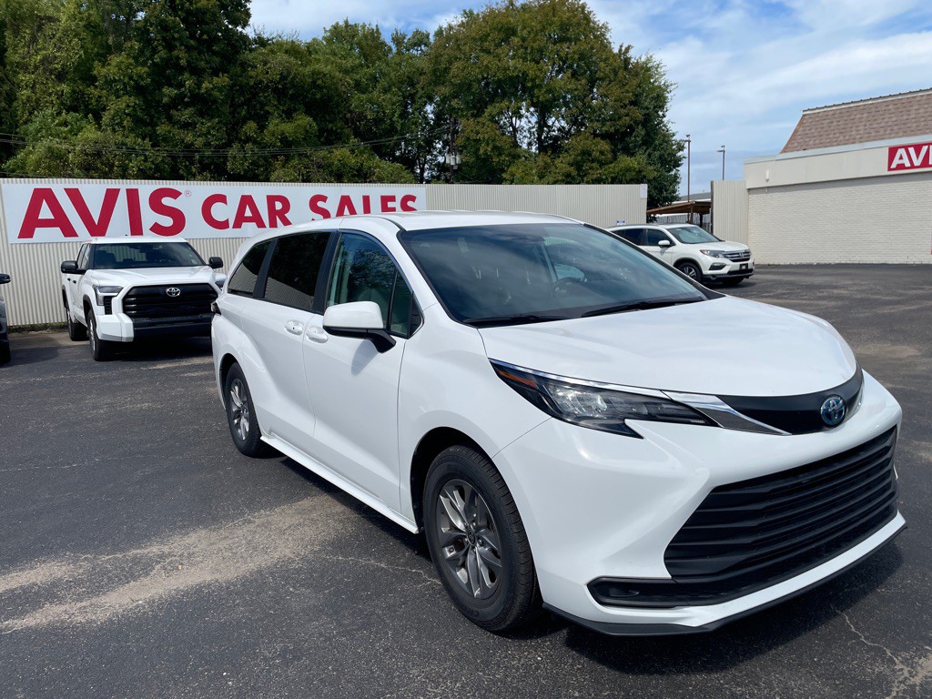 2024 Toyota Sienna Image 14