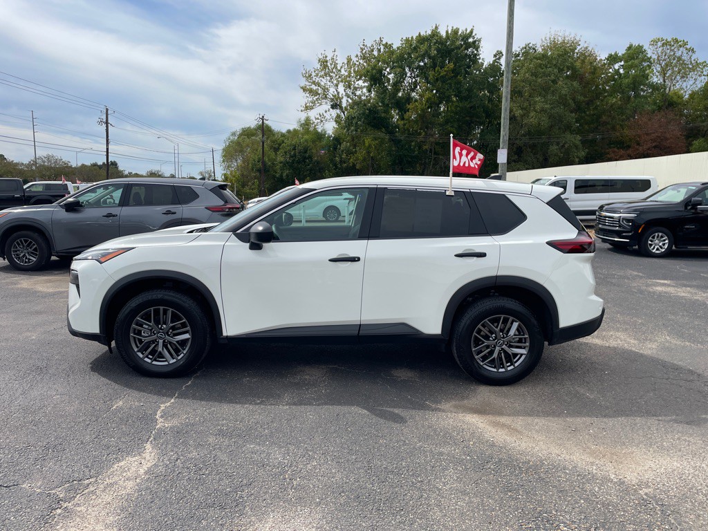 2025 Nissan Rogue Image 2