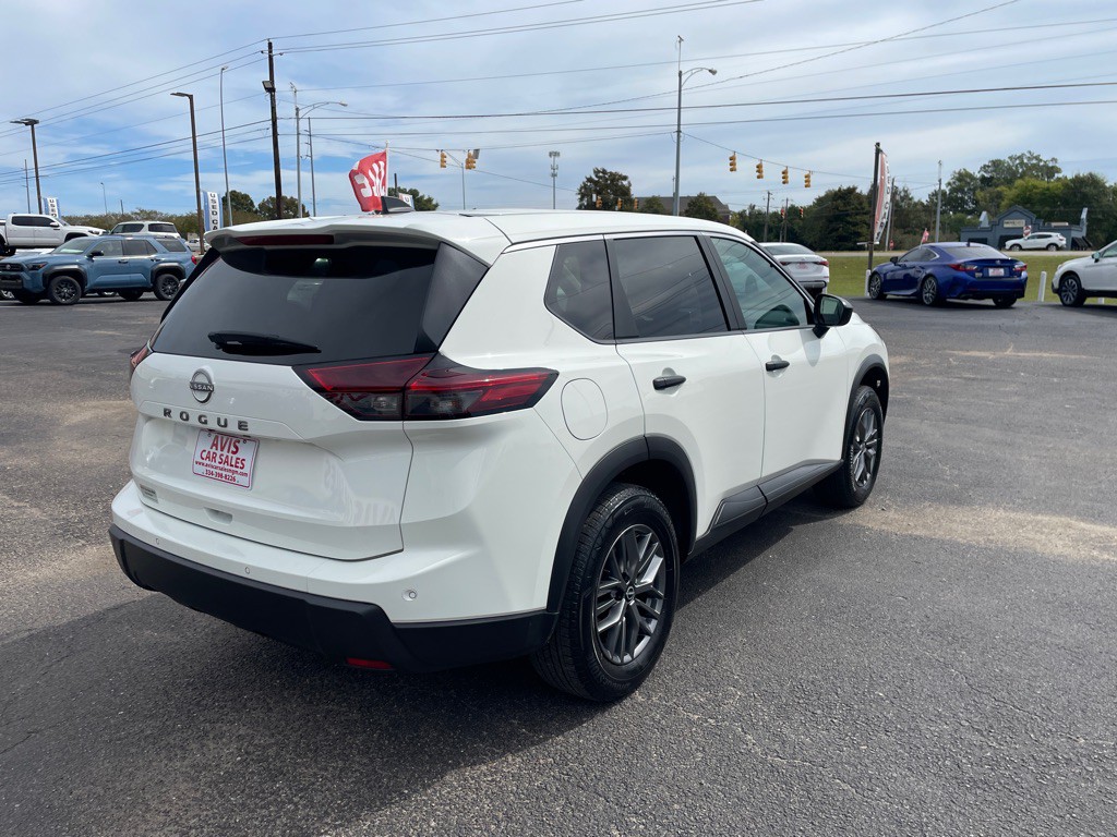 2025 Nissan Rogue Image 9