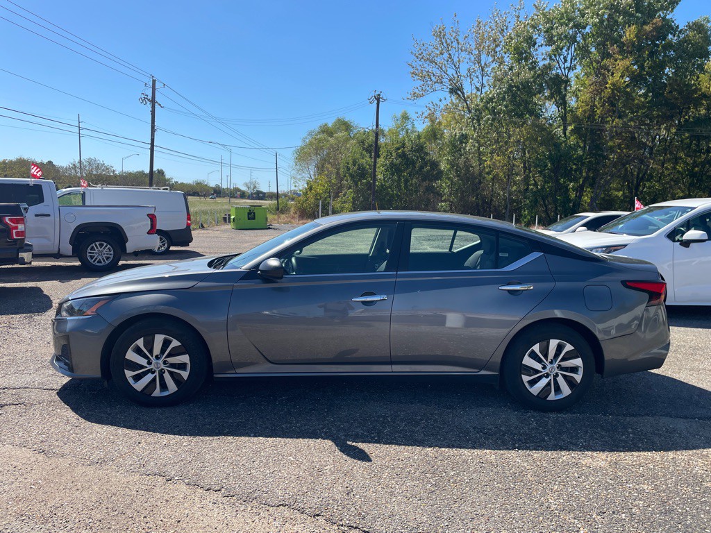 2024 Nissan Altima Image 2
