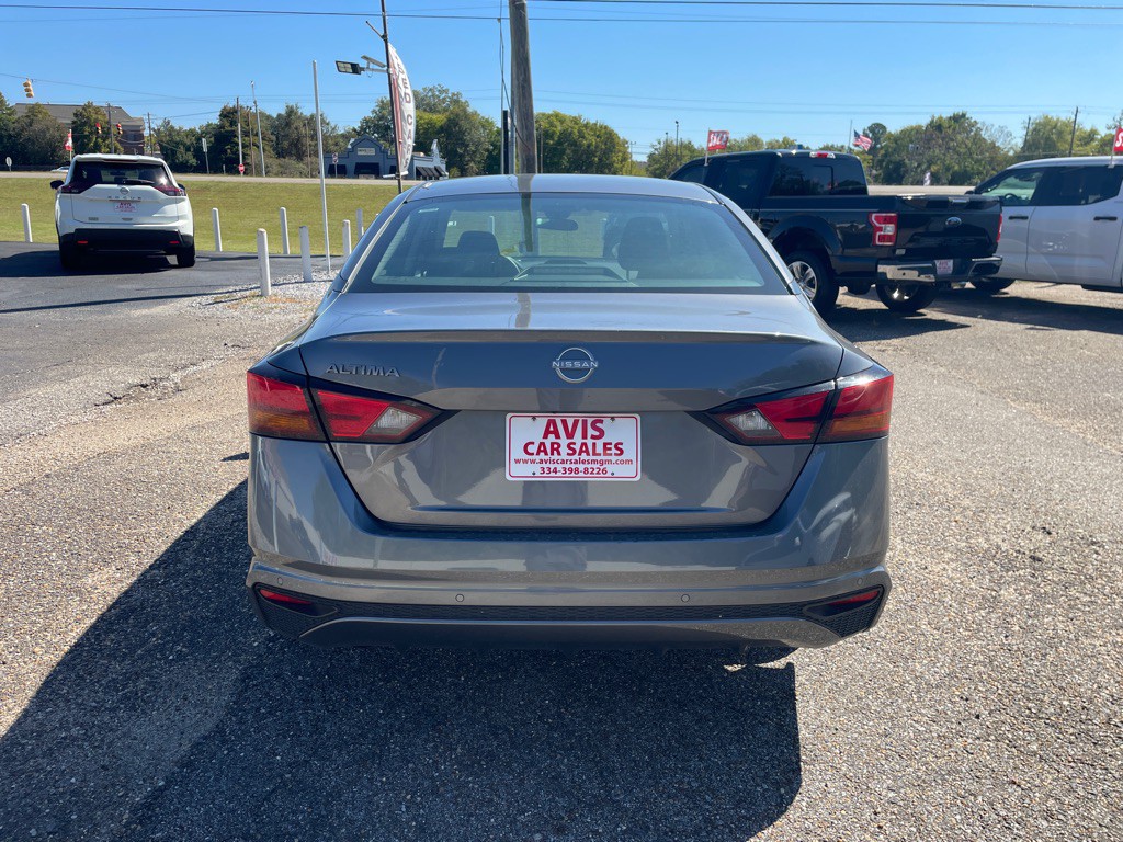2024 Nissan Altima Image 8
