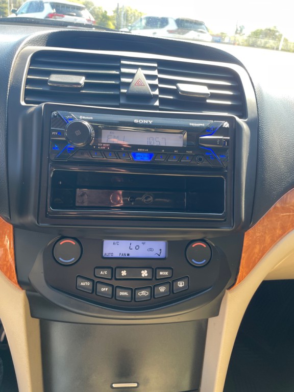 2005 Acura TSX Image 17